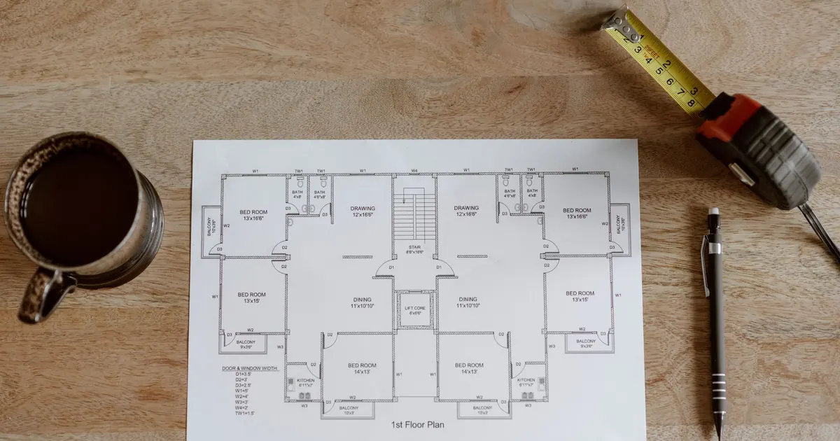 Plan d'un logement et instruments de mesure